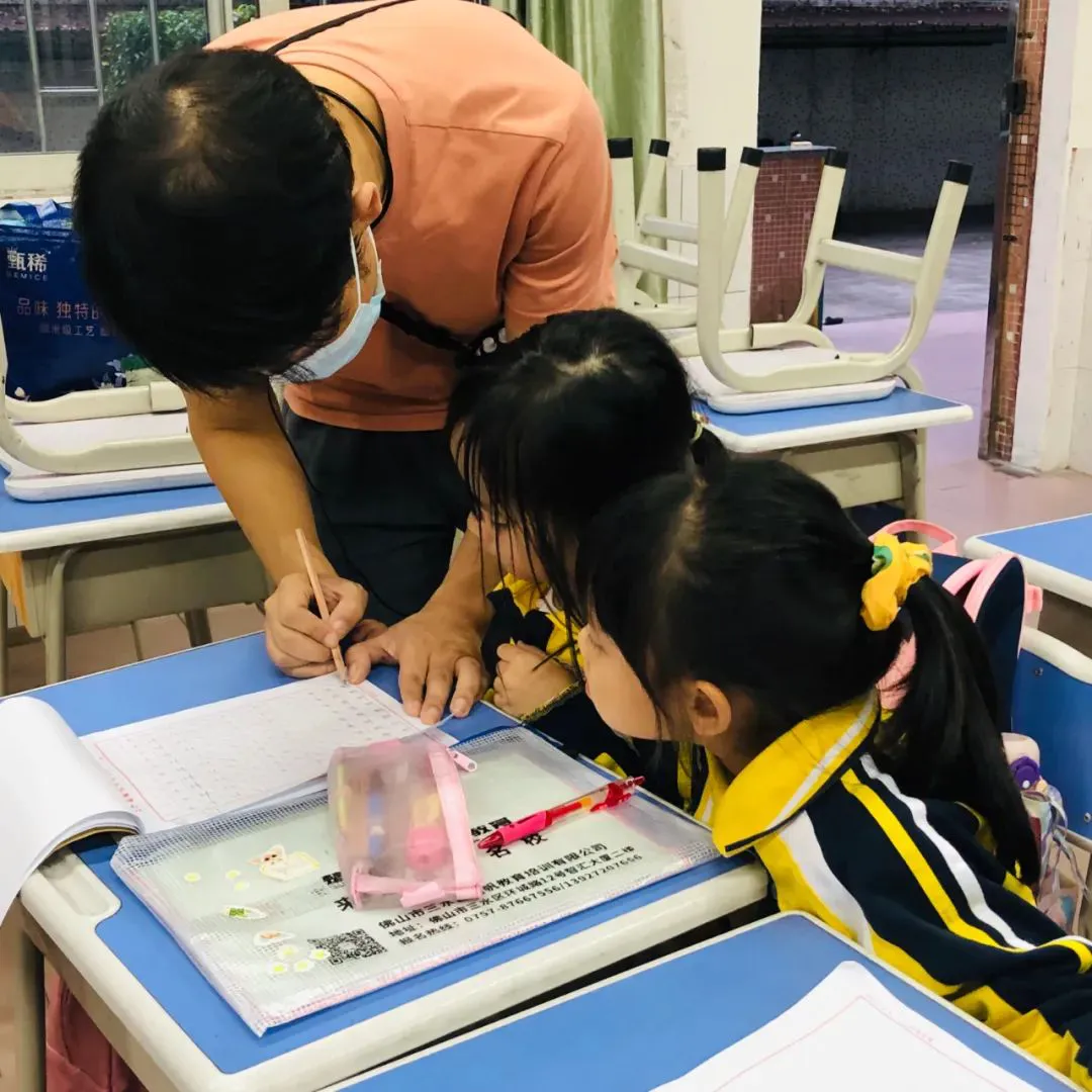 如何在篮球冬令营中加强体能训练？_0